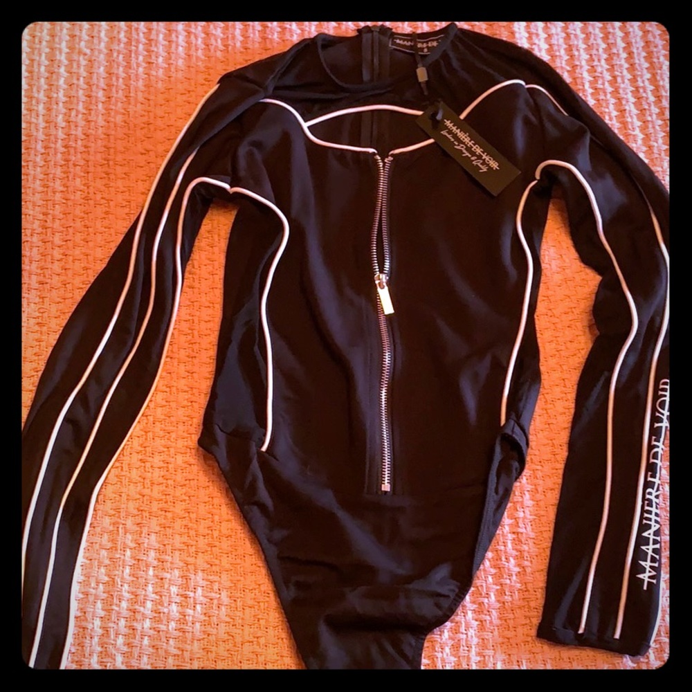 Maniére de voir bodysuit